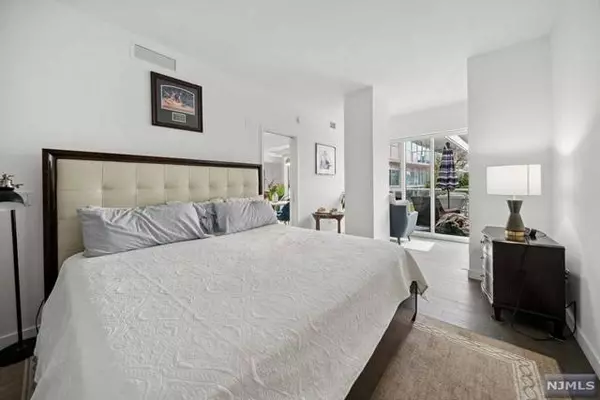 800 Avenue Port Imp  # 309, Weehawken, NJ 07086