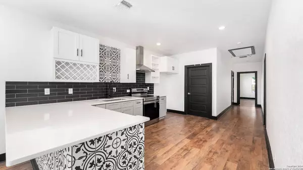 425 STAFFORD ST, San Antonio, TX 78208-1655