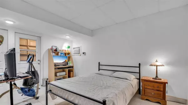 16233 SW 54th Ter, Miami, FL 33185