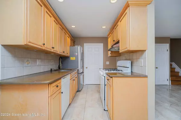 66 Lincoln ST, Staten Island, NY 10314