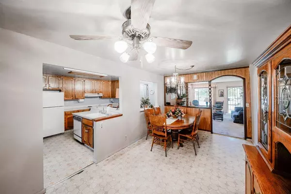 4619 E El Monte Way, Fresno, CA 93702