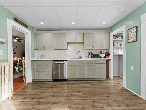 130 Plain St, Rockland, MA 02370