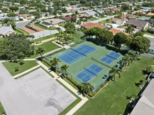 7744 S Nemec DR, Lake Clarke Shores, FL 33406