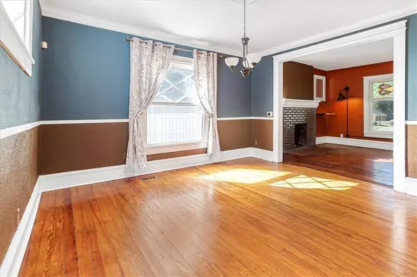 424 Grover ST, Warrensburg, MO 64093