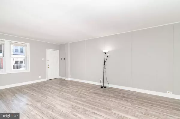 210 CEDAR AVE, Oaklyn, NJ 08107