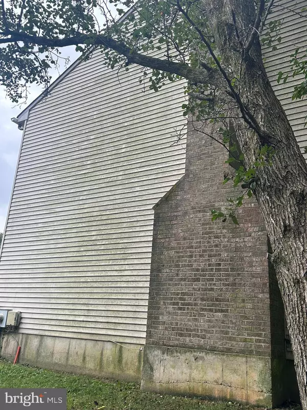 1 TARCOTE CT, Newark, DE 19702