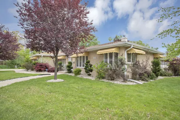 1193 S River RD, Des Plaines, IL 60016