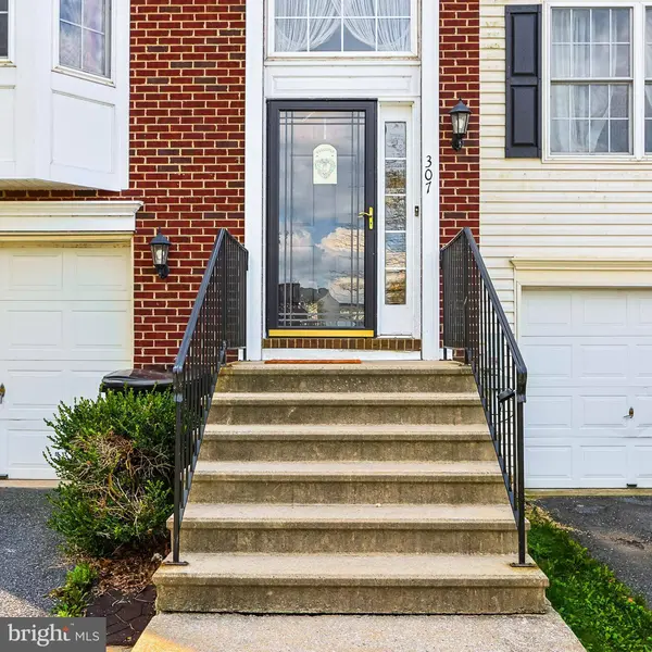 307 S OAK ST, Bethlehem, PA 18017