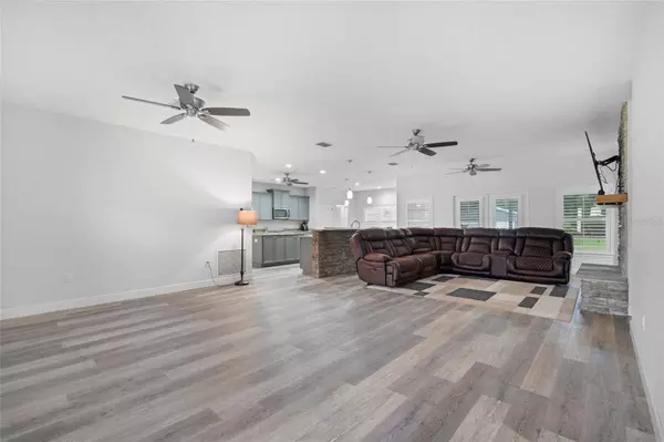 9397 KATHERINE WAY, Trenton, FL 32693