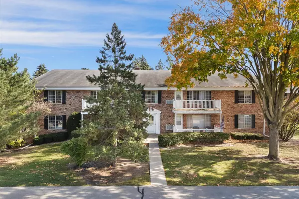 157 Linden Unit 5, Thiensville, WI 53092