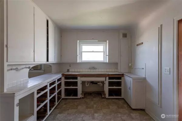 221 S 57th ST, Tacoma, WA 98408