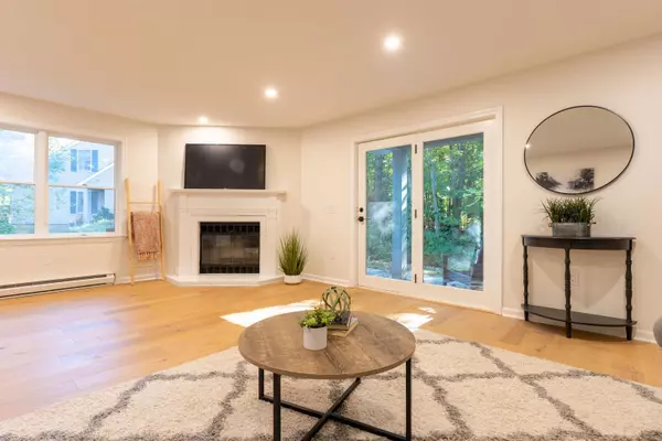 6 Settlers CT #303, Portland, ME 04103