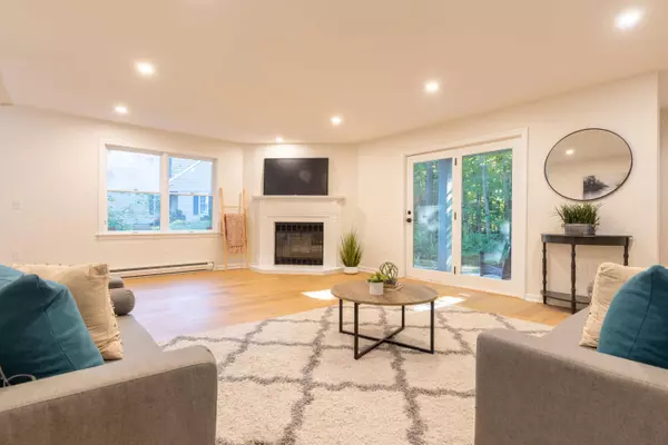 6 Settlers CT #303, Portland, ME 04103