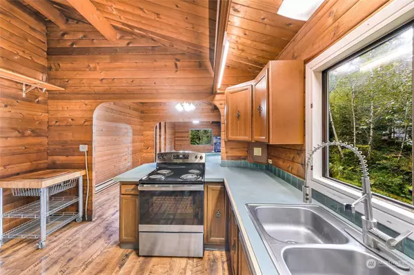 308 Sudden Valley DR, Bellingham, WA 98229