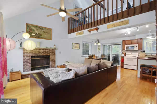 1083 APOLLO DR, Gouldsboro, PA 18424