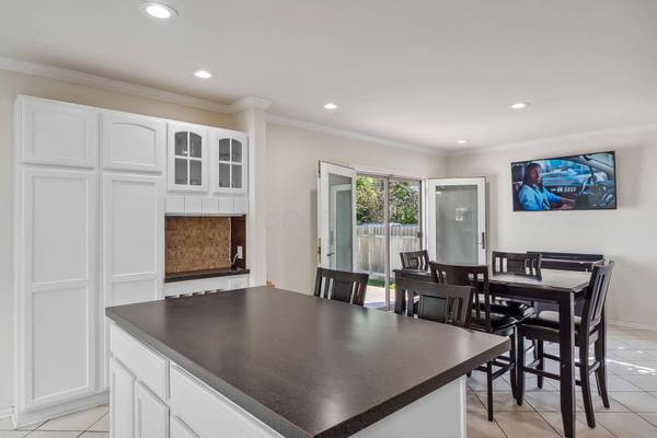 3327 Gladesend Court, Dublin, OH 43017