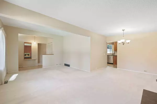 5116 48 ST NW, Calgary, AB T3A 0S9