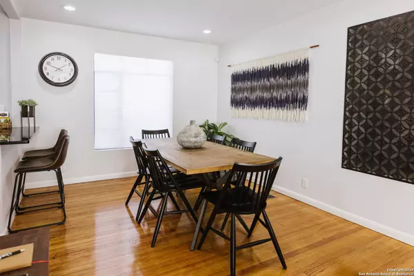 425 LYNWOOD AVE, San Antonio, TX 78212-2237