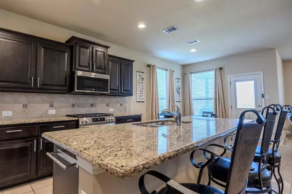 157 Creek Terrace Drive, Saginaw, TX 76131