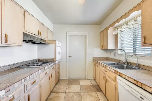 10045 W AUDREY Drive, Sun City, AZ 85351