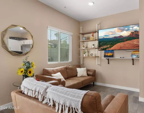 8279 N 22nd Drive, Phoenix, AZ 85021