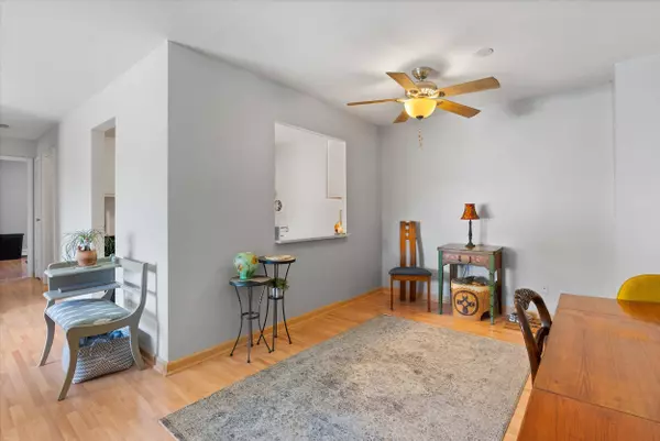 157 Linden Unit 5, Thiensville, WI 53092