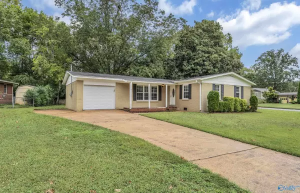 10017 Hogan Drive, Huntsville, AL 35803