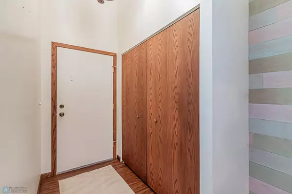 3237 17th AVE S #203, Fargo, ND 58103