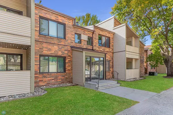 3237 17th AVE S #203, Fargo, ND 58103