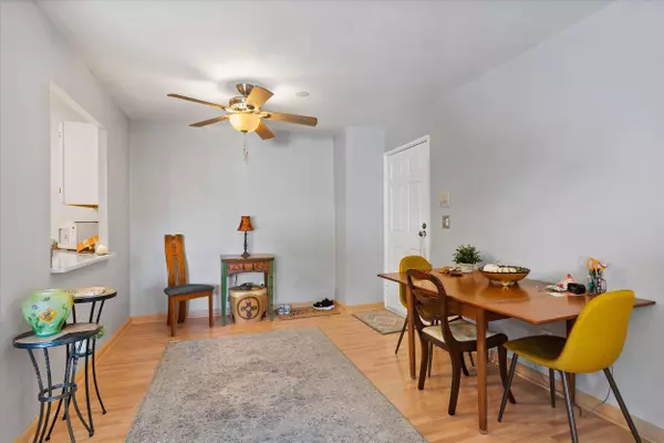 157 Linden Unit 5, Thiensville, WI 53092