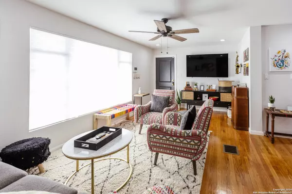 425 LYNWOOD AVE, San Antonio, TX 78212-2237