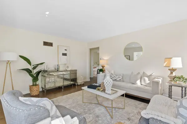 5732 N Lydell, Whitefish Bay, WI 53217