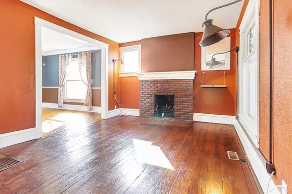 424 Grover ST, Warrensburg, MO 64093