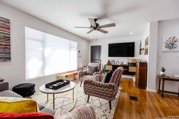 425 LYNWOOD AVE, San Antonio, TX 78212-2237