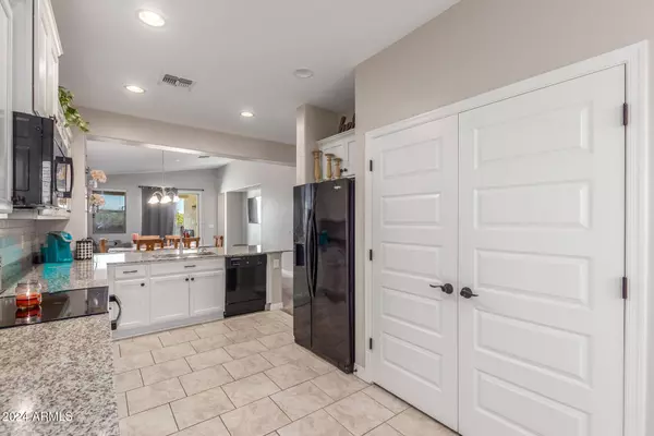 4033 S 180TH Drive, Goodyear, AZ 85338