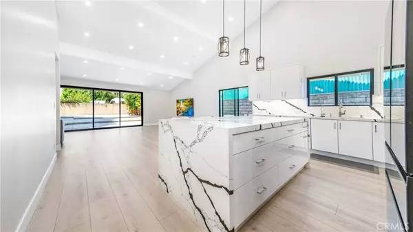 8517 Geyser AVE, Northridge, CA 91324