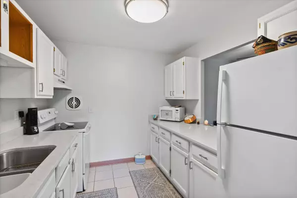 157 Linden Unit 5, Thiensville, WI 53092