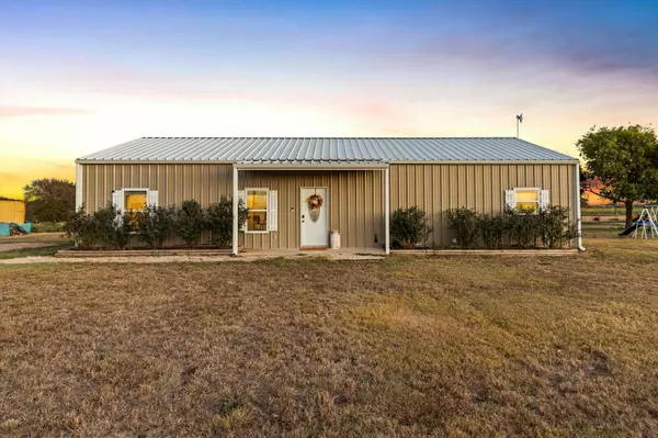 1424 Kirkland Hill Rd, Axtell, TX 76624-1115