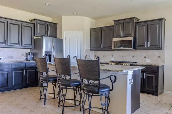 157 Creek Terrace Drive, Saginaw, TX 76131