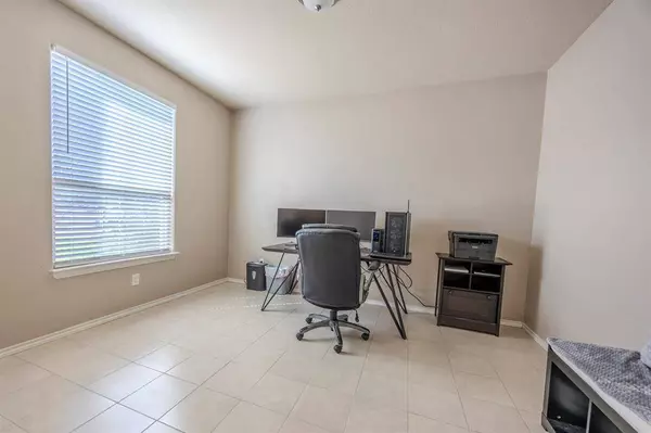 157 Creek Terrace Drive, Saginaw, TX 76131