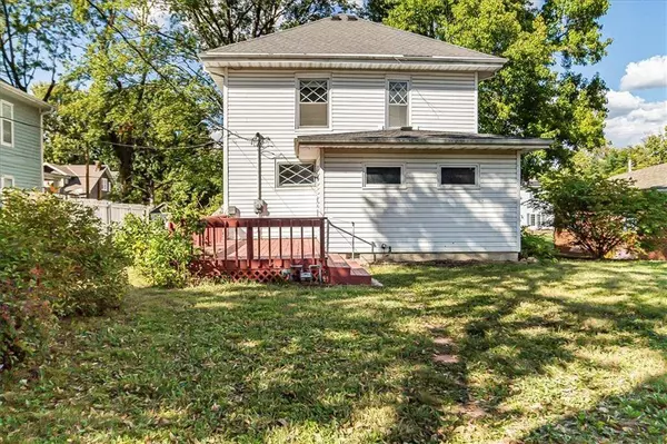 424 Grover ST, Warrensburg, MO 64093