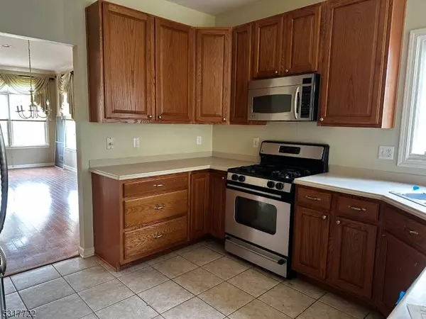 30 Benjamin St, Franklin Twp., NJ 08873