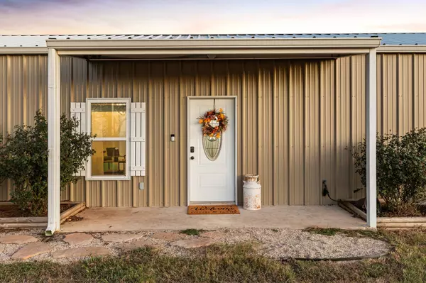 1424 Kirkland Hill Rd, Axtell, TX 76624-1115