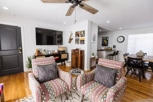 425 LYNWOOD AVE, San Antonio, TX 78212-2237