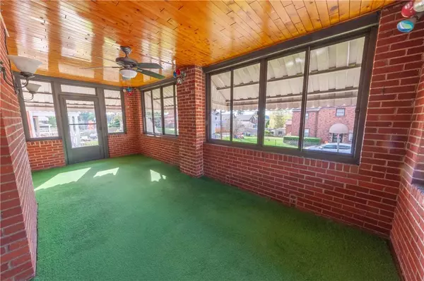 1382 Woodbine St, Pittsburgh, PA 15201