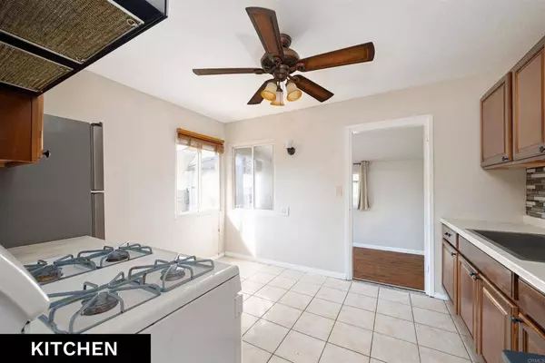 8022 University Ave, La Mesa, CA 91942