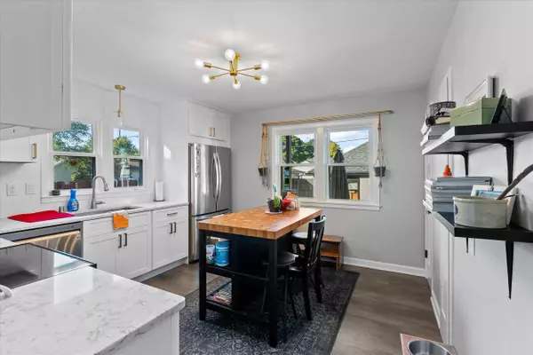 3937 S 1st Unit 3937A, Milwaukee, WI 53207