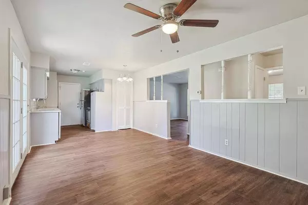 330 E Davis Street, Duncanville, TX 75116