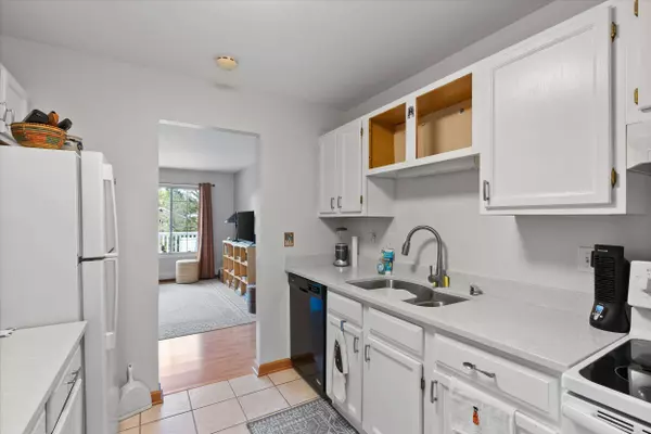 157 Linden Unit 5, Thiensville, WI 53092