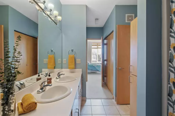 4954 Xerxes AVE S #205, Minneapolis, MN 55410